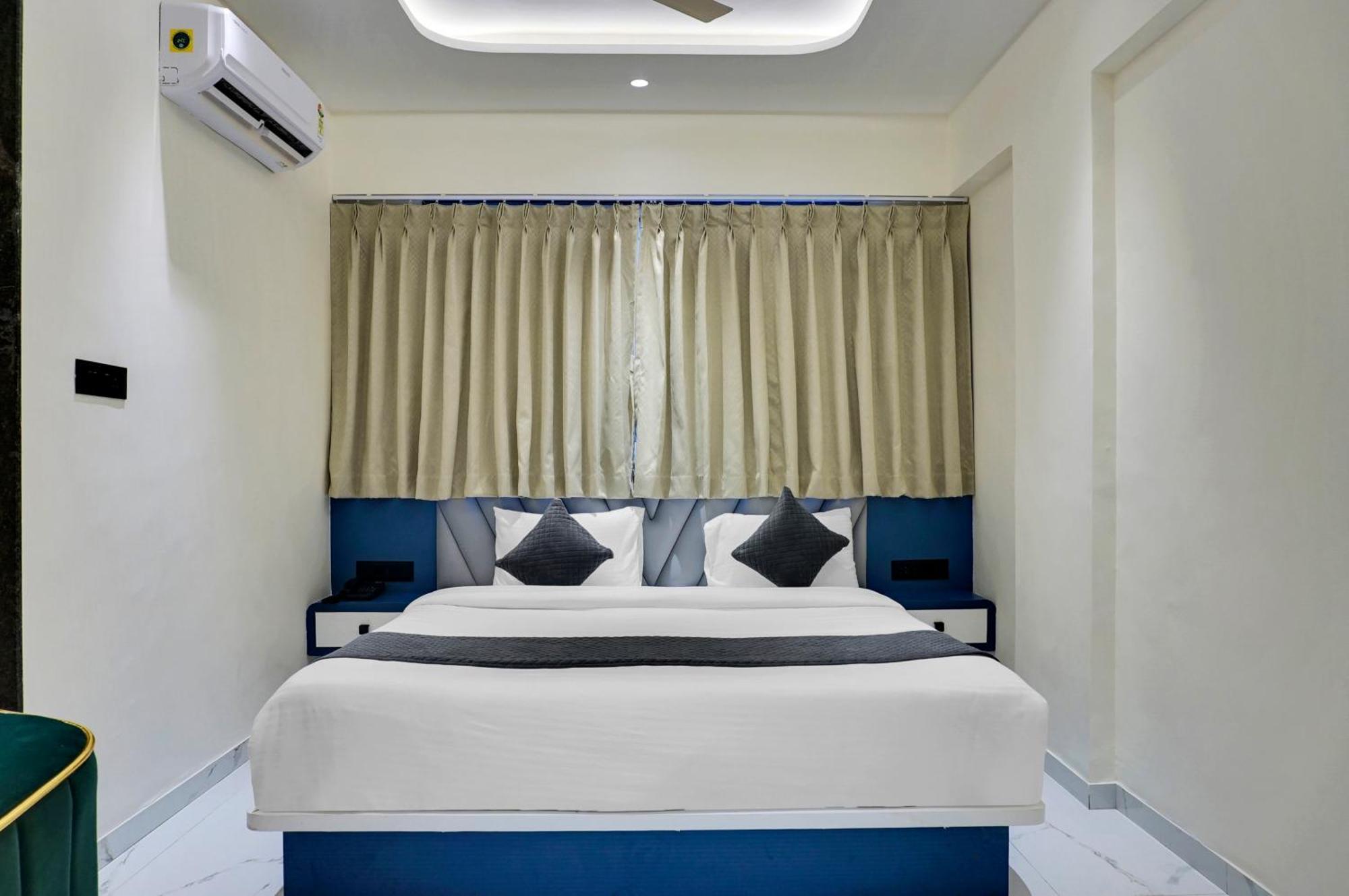Palm Suites Baner- Indian Nationals Only Poona Buitenkant foto